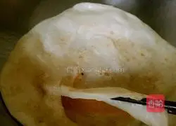 Illustration of how to make egg-filled pancakes 7