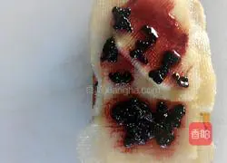 Illustration of how to make fruit sandwich 9