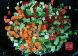 Illustration of how to make shrimp and egg fried rice 5