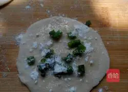 Illustration of how to make dumpling skin version of sesame cakes 3