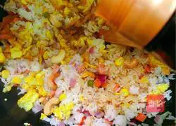 Cashew Egg Illustration of how to make fried rice 11