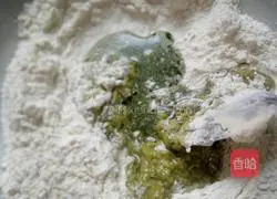 Illustration of how to make two-color dumpling wrappers 4