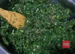 Illustration of how to make pork and fennel stuffed buns 5