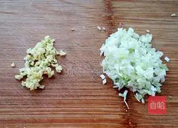 Illustration of how to make zucchini buns 9