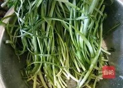 Illustration of how to make dumplings stuffed with chives 1