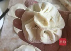 Illustration of how to make seafood buns 12