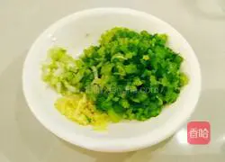 Illustration of how to make celery stuffed buns 8