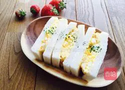 Illustration of how to make egg sandwich 9