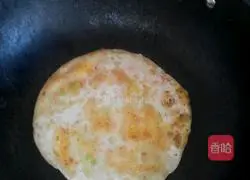 How to make green onion and mutton pancakes Illustration 8