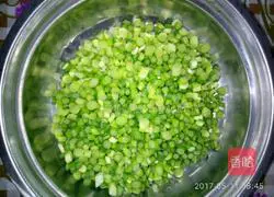 Garlic moss eggs Illustration of how to make cakes 3