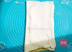 Illustration of how to make bacon flatbread 10