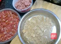 Illustration of how to make red bamboo shoot buns 4