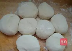 Chives and seafood buns.Recipe 7