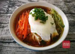 Illustration of how to make quick breakfast egg noodles in sour soup 8