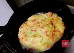 Illustration of how to make simple vegetable pancakes 4
