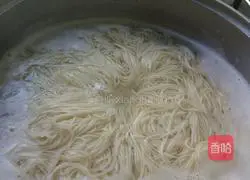 Illustration of how to make simple fried noodles 1