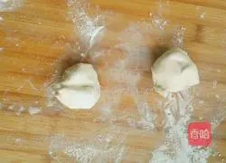 Illustration of how to make cabbage and shrimp cakes 10