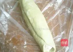 Illustration of how to make two-color dumpling wrappers 6