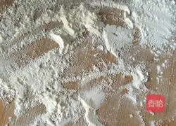 Illustration of how to make green onion cake 7