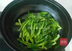 Illustration of how to make spinach and egg dumplings 7