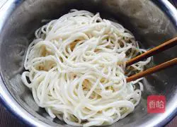 Illustration of how to make vegetarian fried noodles 4