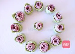 Illustration of how to make rose steamed buns 15