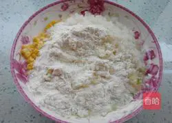 Illustration of how to make white radish and corn egg pancakes 6