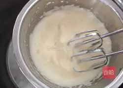 Illustration of how to make banana milk waffles 6