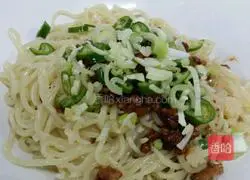 Illustration of making spicy noodles 8