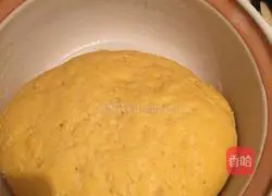 Illustration of how to make pumpkin steamed buns 5