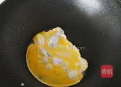 Illustration of how to make mushroom and egg fried rice 3