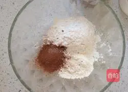 糯香Illustration of how to make two-color sandwich cake 5