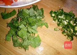 Illustration of how to make minced pork noodles 2