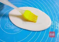 Illustration of how to make lotus leaf steamed buns 10