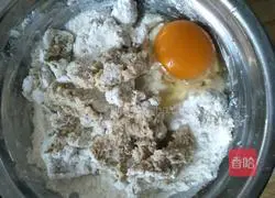 Illustration of making red date and yellow bean dregs egg cake 4 