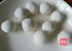 Illustration of how to make handmade glutinous rice balls 9