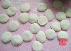 Illustration of how to make cabbage and spicy meat dumplings 9