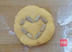 Illustration of how to make glutinous two-color sandwich cake 10