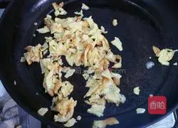 Illustration of how to make pineapple fried rice 8