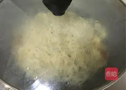 Illustration of how to make fried noodles with king oyster mushroom 9