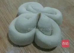 Illustration of how to make lotus steamed buns 6