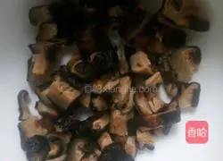 Illustration of how to make mushroom noodles 4
