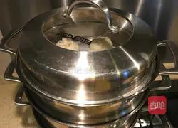 Illustration of how to make pickled cabbage and pork buns 18