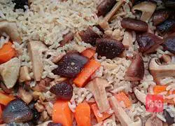 Illustration of how to make chicken leg stewed rice 9