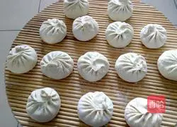 Illustration of how to make shepherd's purse steamed buns 4