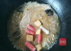 Illustration of how to make mixed noodles 4