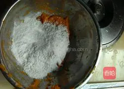 Illustration of how to make sweet potato pancakes 4