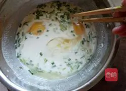 Illustration of how to make green onion and egg pancakes 7