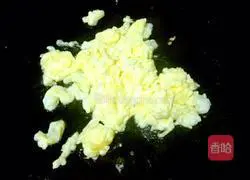 Illustration of how to make mixed vegetable fried rice 4