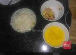 Illustration of how to make egg fried rice 2